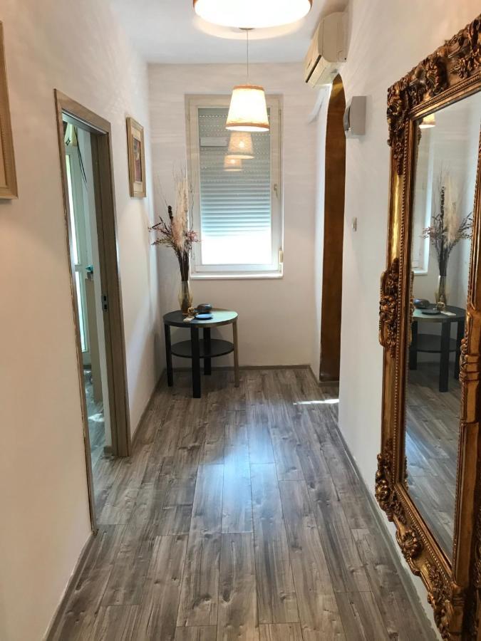 Chiro'S Apartment Нэводари Экстерьер фото