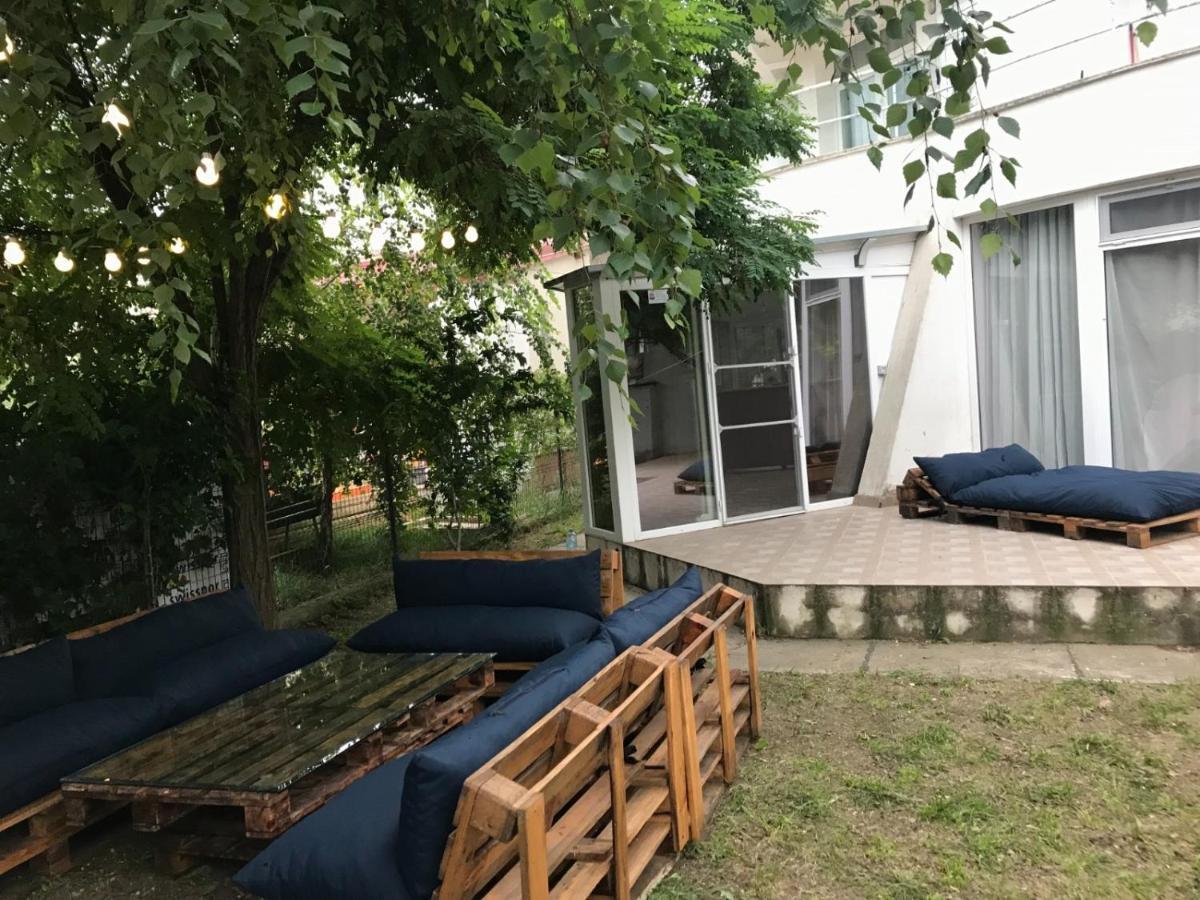 Chiro'S Apartment Нэводари Экстерьер фото